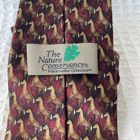 The Nature Conservancy Mens Prezwalski’s Wild Horse Print 100% Silk Tie - Picture 3 of 5
